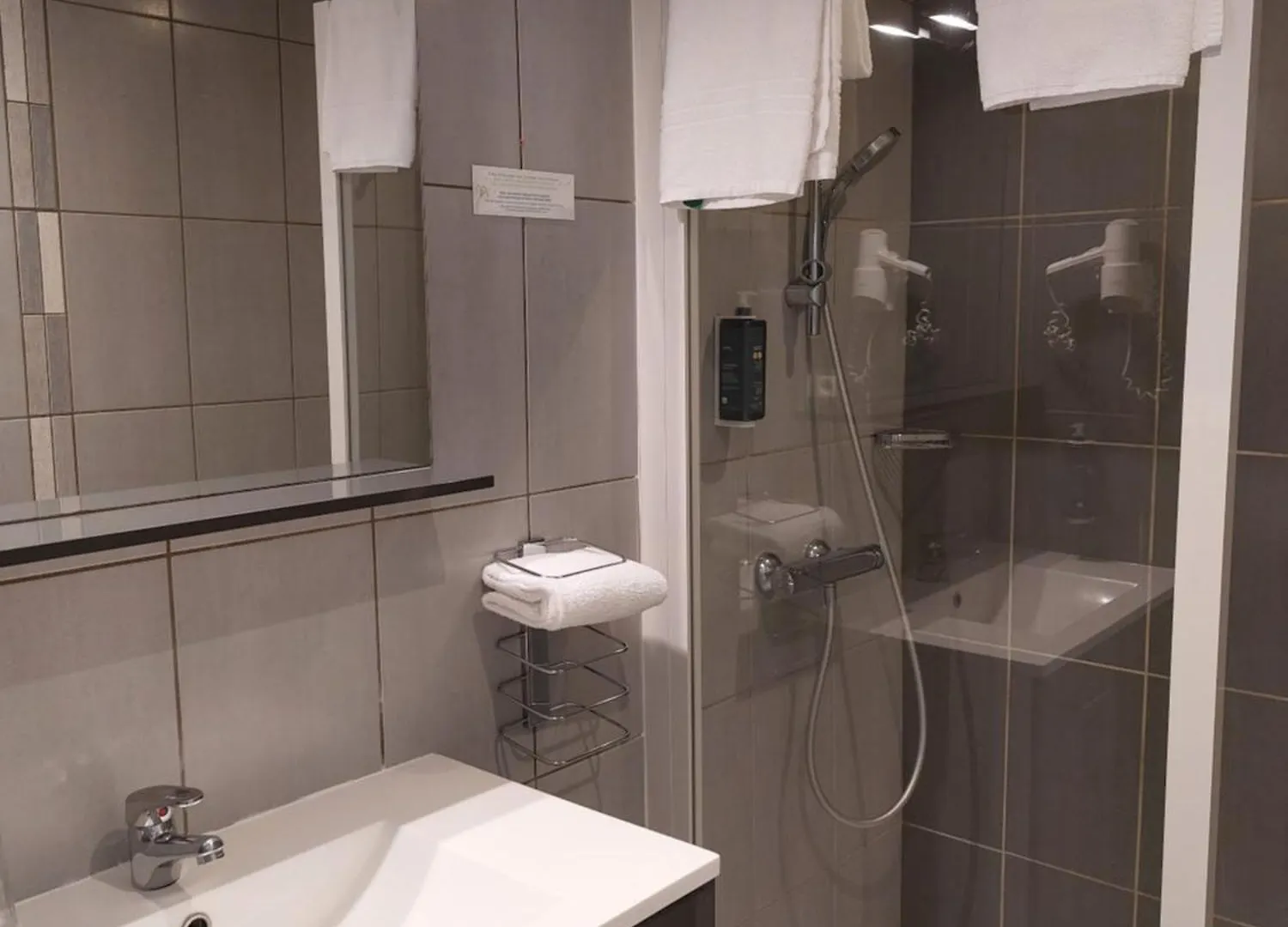 Brit Hotel Roanne - Le Grand Hotel 3*,  France